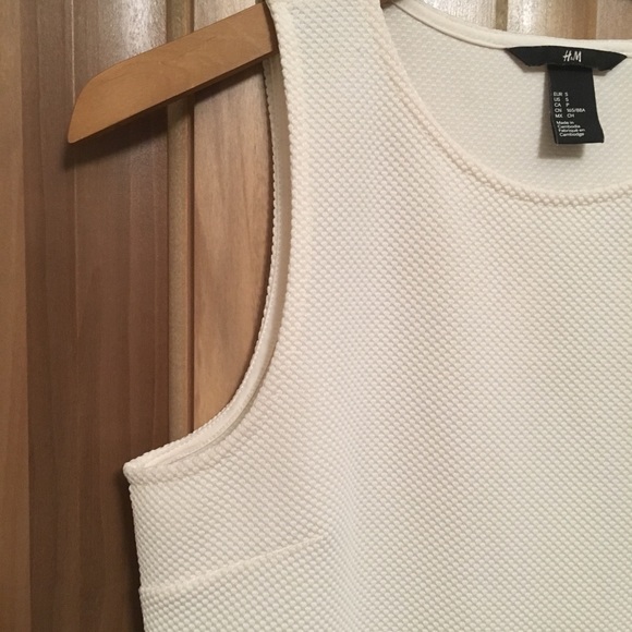 H & M Peplum Top Textured Weave Off White Sz Small BUNDLE 2 SAVE 10% 1 SHIPPING - Picture 3 of 5